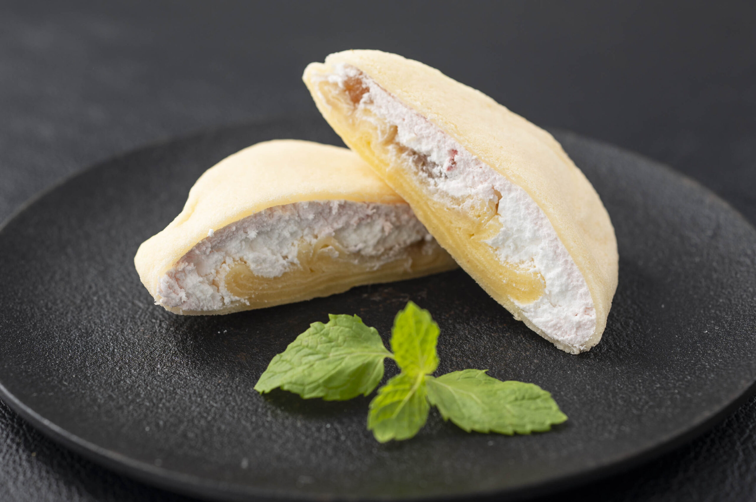 和菓子屋のくれーぷストロベリー＆ホイップ 30個×6